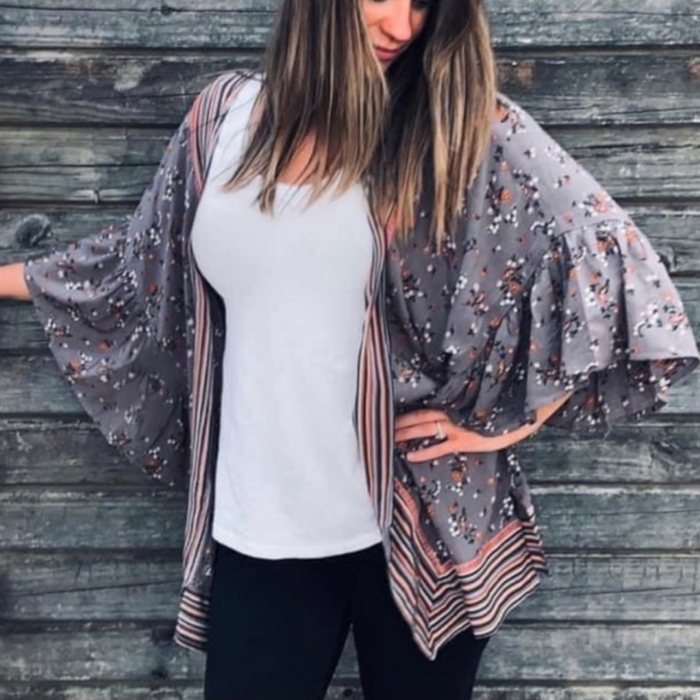 Matilda Jane Women's XS/S "Along the way" Over sized Boxy Bird Floral Kimono Top